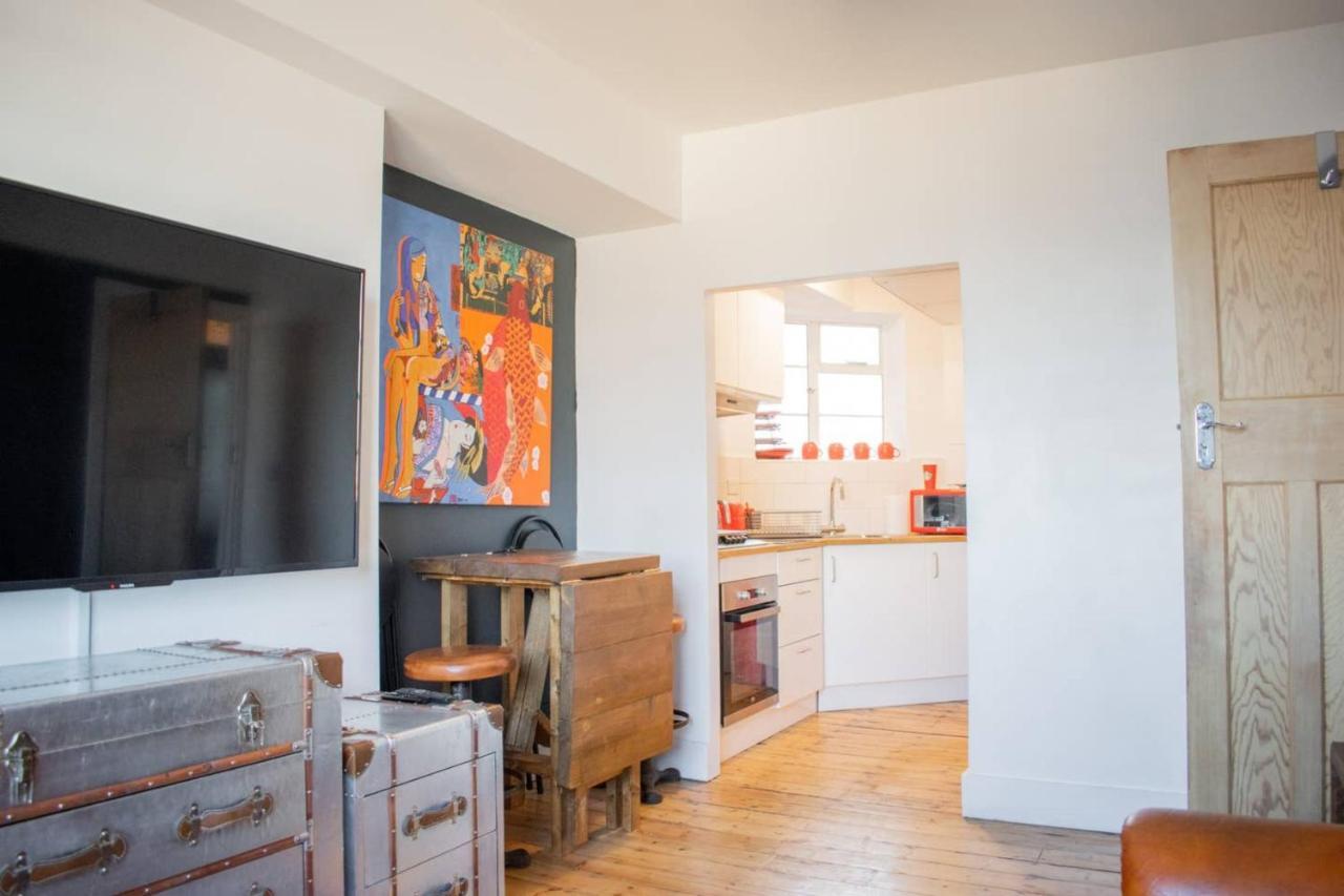 Beautifully Decorated Contemporary 2 Bedroom Flat London Exterior photo